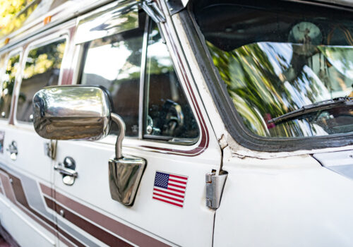 Tłumaczenie polisy ubezpieczeniowej z USA – kiedy jest potrzebne i co powinno zawierać?